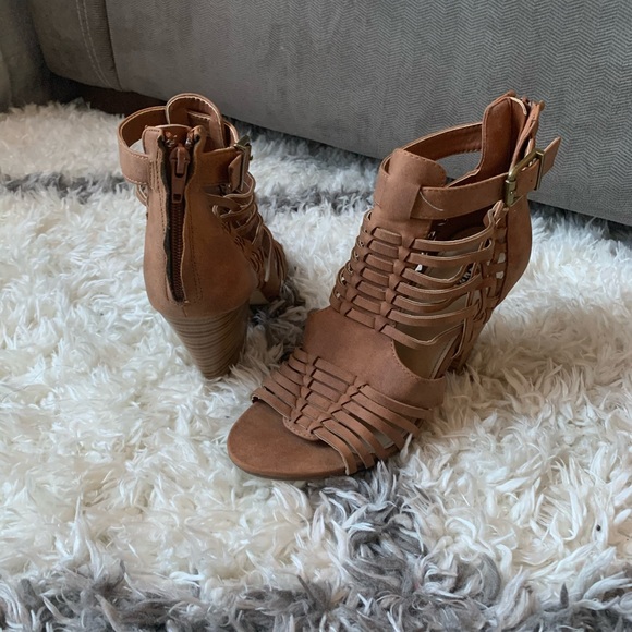 Cognac woven sandal size 7 - Picture 3 of 4